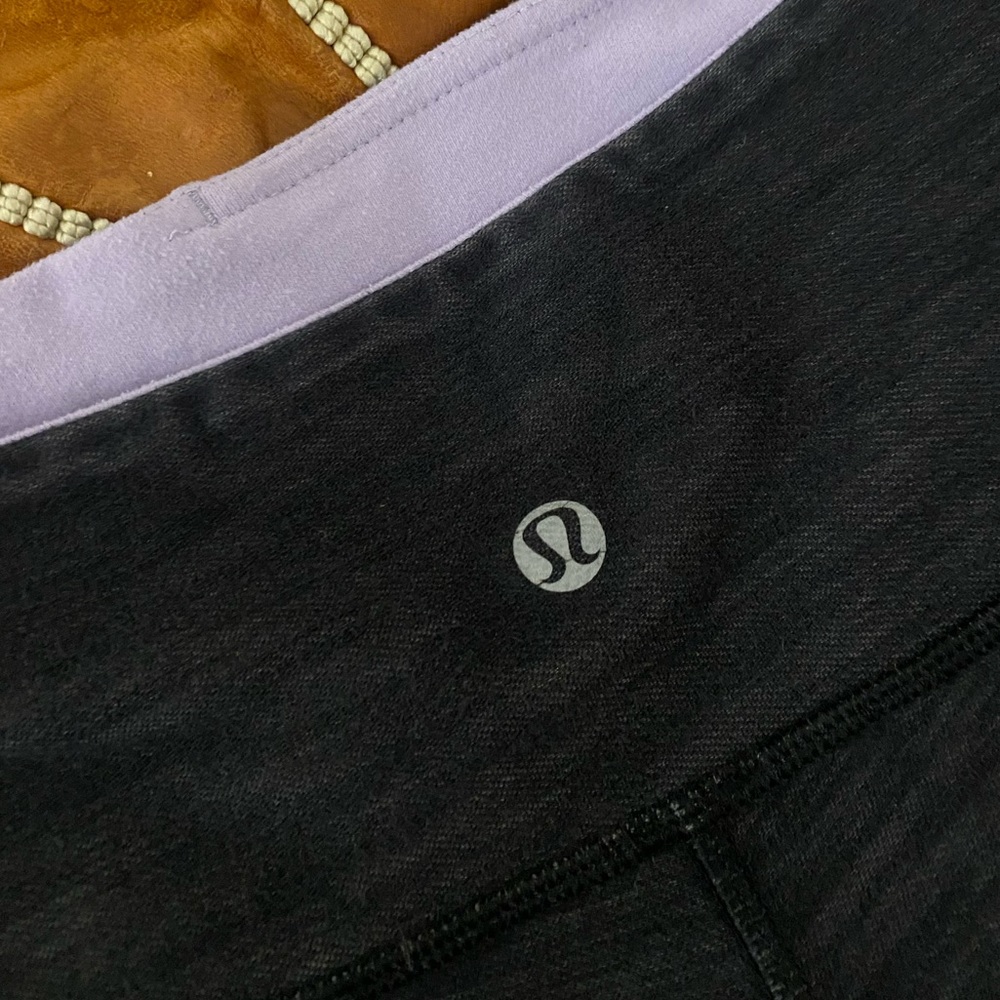 Lululemon yoga pants - Picture 1 of 3
